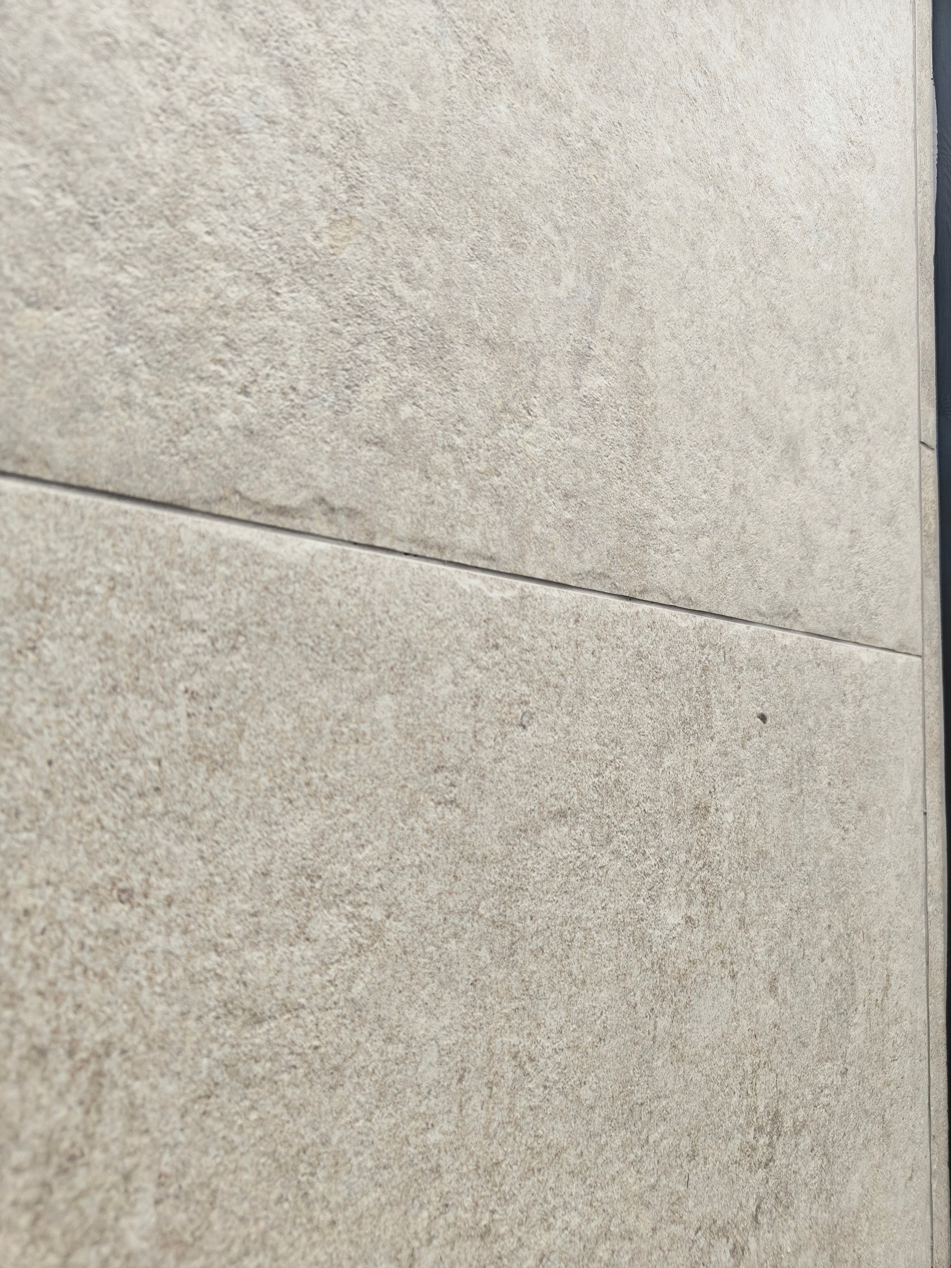 Lore Avorio 60x90cm porcelain stone-effect tile with a soft tonal variation and elegant texture.