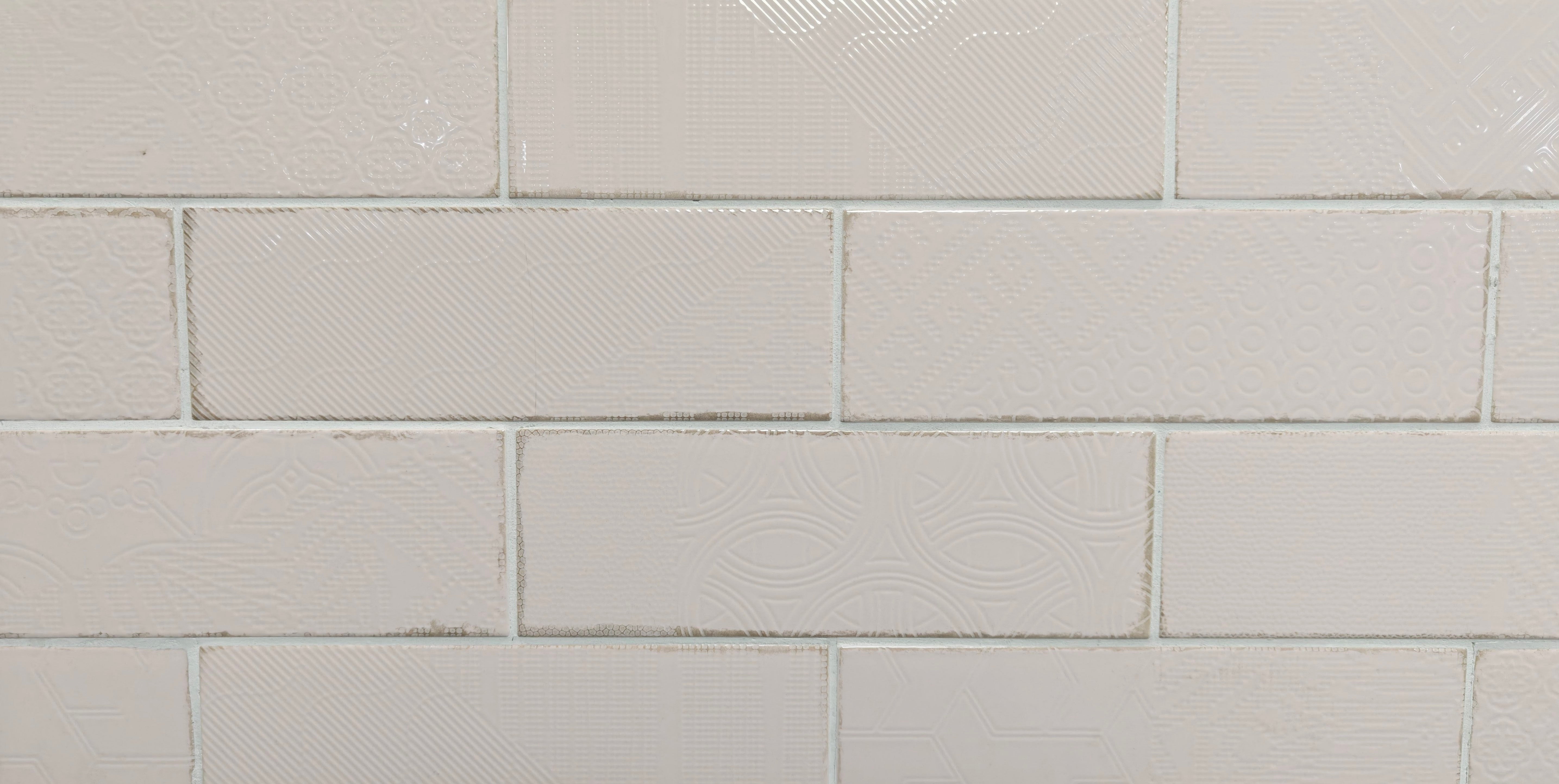 Volga Pink 7.5x22.5cm - £19.99 per M²