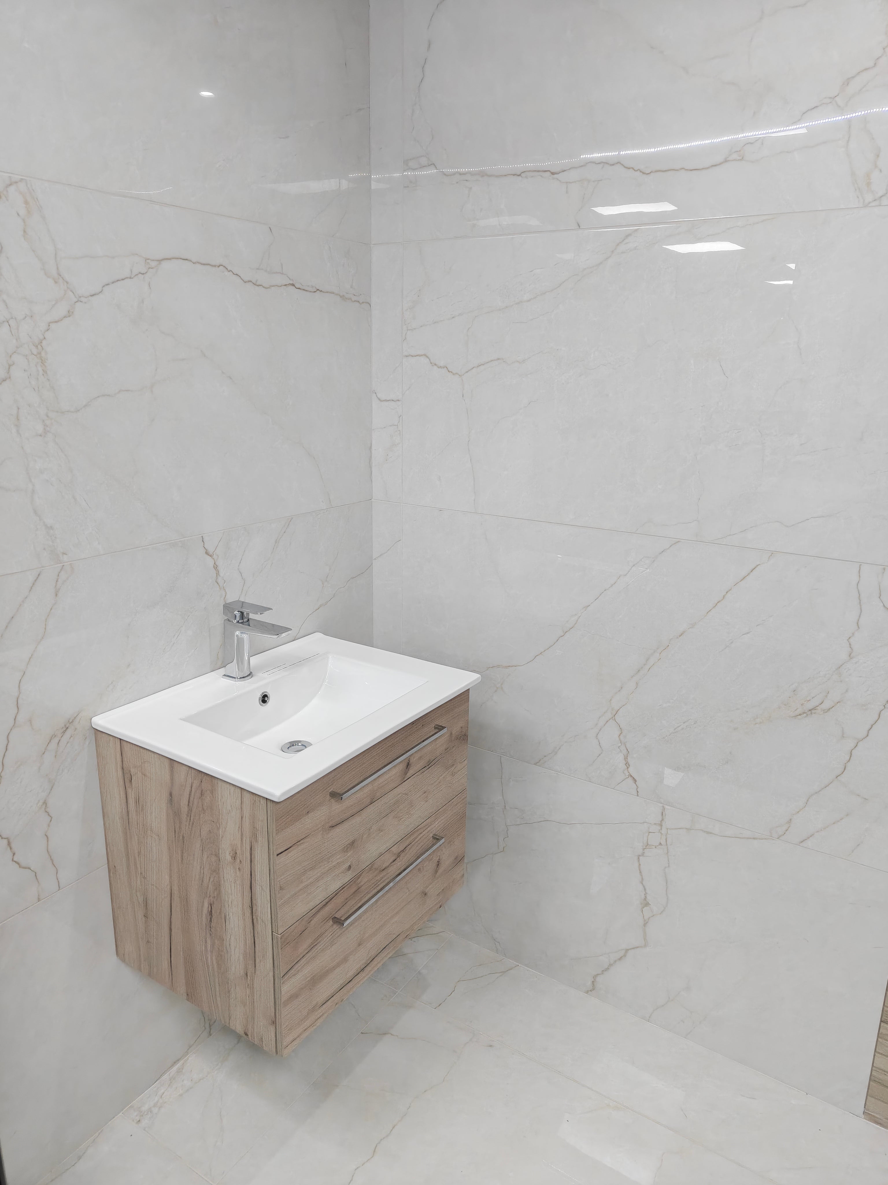 Class Bianco Polished 60x120cm - £54.99 per M²