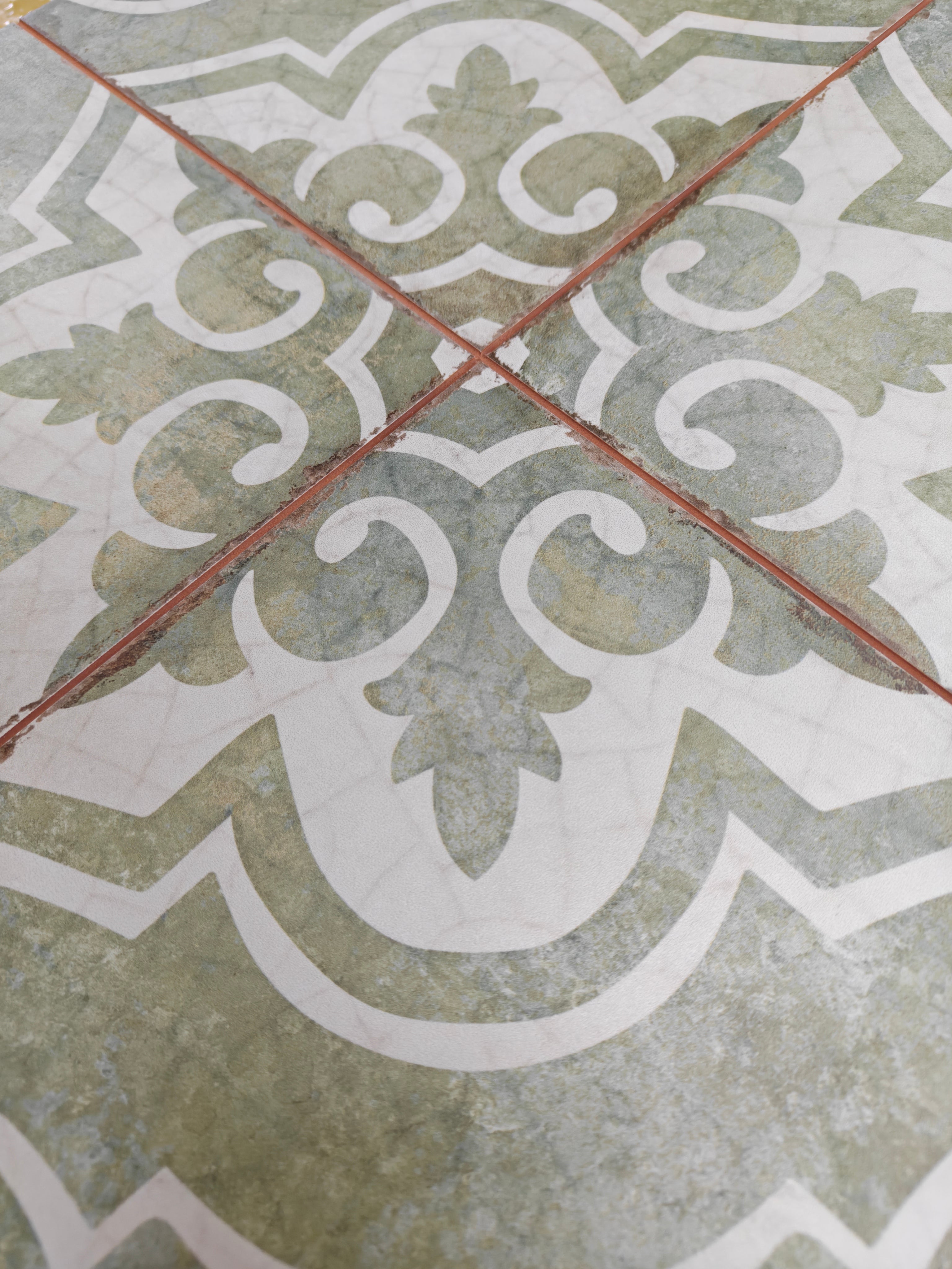 Havana Green 45x45cm - £33.99 per M²